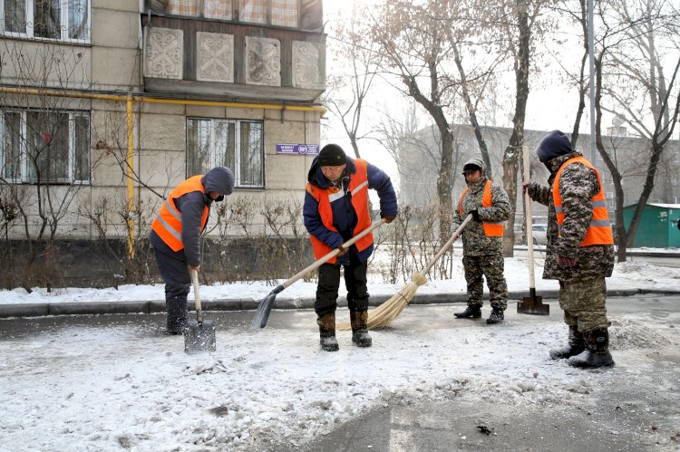 Как убирают дворы в Алматы – пресс-тур в Ауэзовский и Турксибский районы