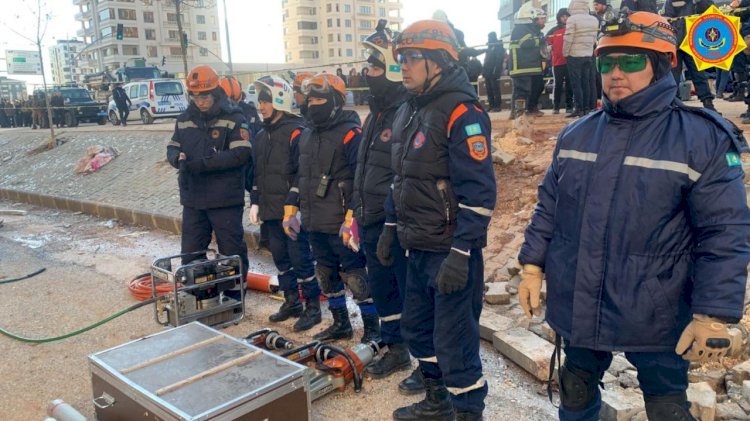 Казахстанские спасатели приступили к поисковым работам в Турции