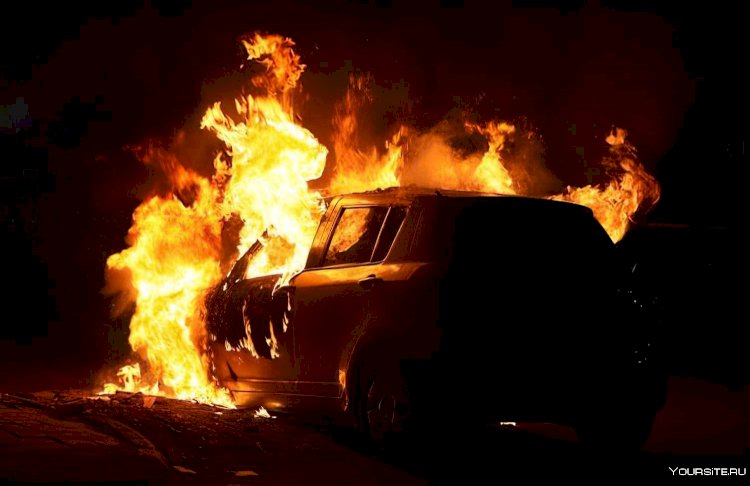 Активист из Тараза заказал поджег собственного авто, чтобы обвинить в этом чиновников