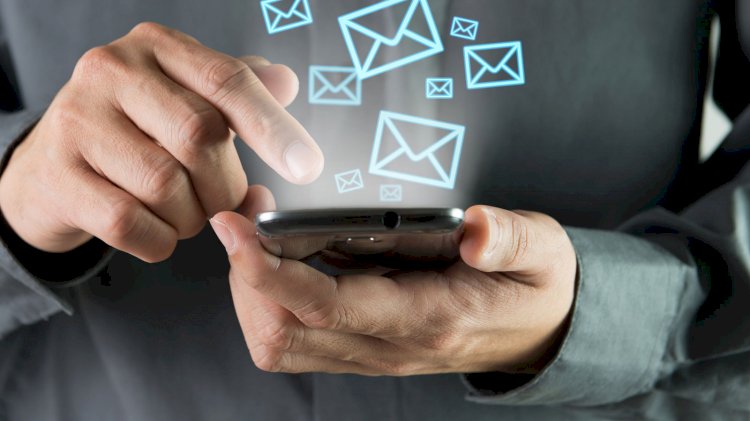 Казахстанцам будут приходить SMS-сообщения о положенной им господдержке и выплатах