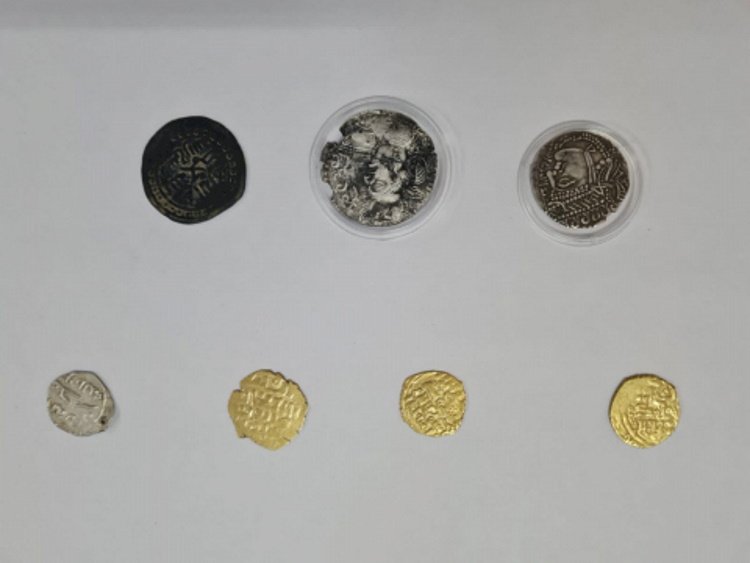 Монеты времен Монгольской империи пытались вывезти из Алматы