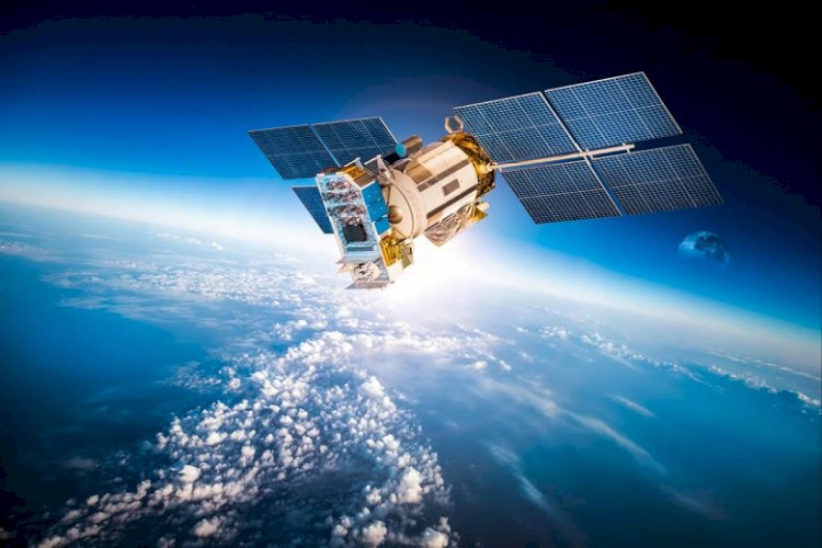 Китай планирует запустить около 13 000 интернет-спутников для «подавления» Starlink