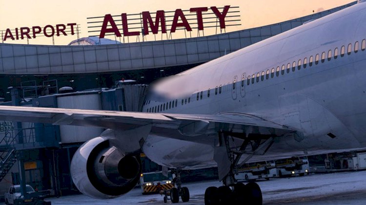 Алматинец заплатит штраф за мат на борту самолета