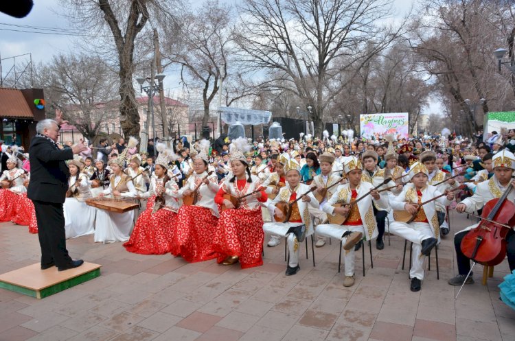 Республиканский челлендж домбристов «Күй күмбірі» прошел в канун Наурыза в Алматы