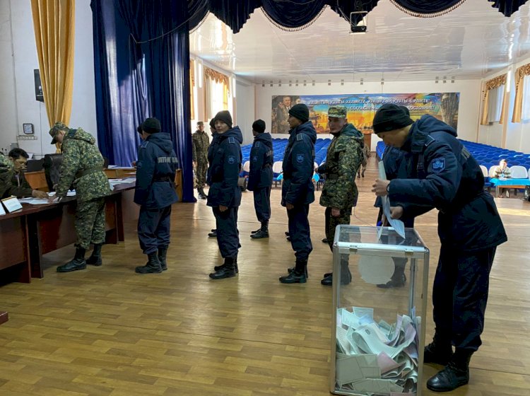 Нацгвардейцы проголосовали на выборах в Алматы