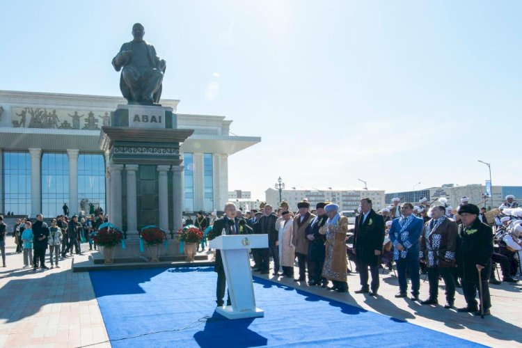 В Талдыкоргане открыли памятник великому поэту и мыслителю Абаю Кунанбаеву