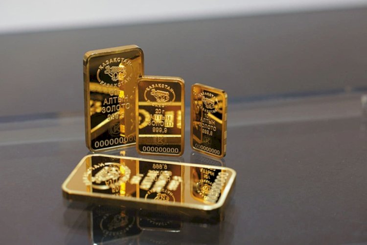 Казахстанцы купили 83 килограмма золота в слитках
