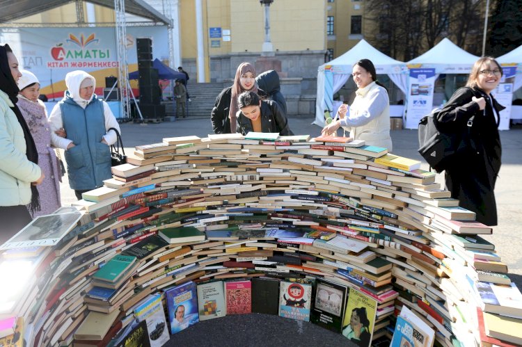 В Алматы проходит ежегодная книжная ярмарка