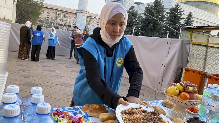 Во время Рамадана в Центральной мечети Алматы ежедневно организовывается ауызашар на 500 человек