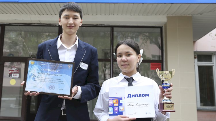 Алматинская школьница победила в республиканском конкурсе юных айтишников