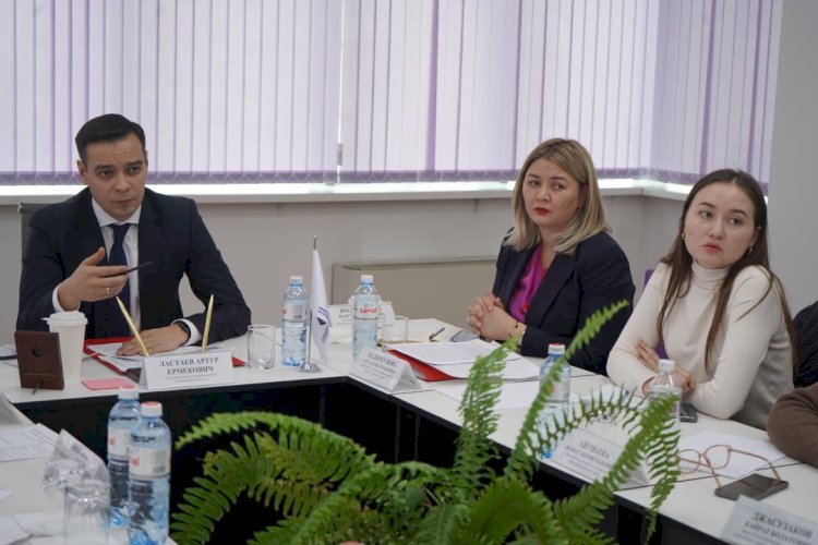 Омбудсмен по правам человека Артур Ластаев провел личный прием граждан в Алматы