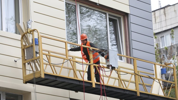 Как алматинцы при помощи госпрограмм ремонтируют свои дома