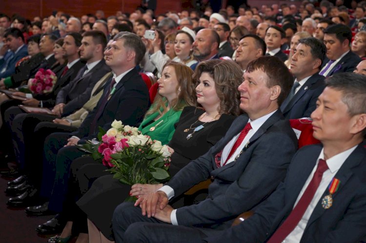 Токаев вручил награды за укрепление дружбы между народами