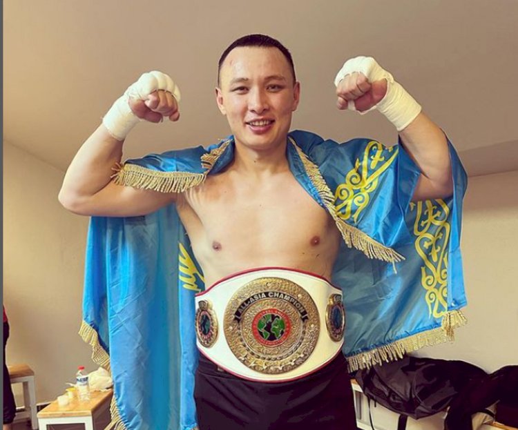 Казахстанский тяжеловес победил соперника нокаутом и стал чемпионом Азии