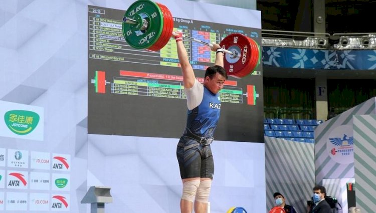 Казахстанский тяжелоатлет стал чемпионом Азии