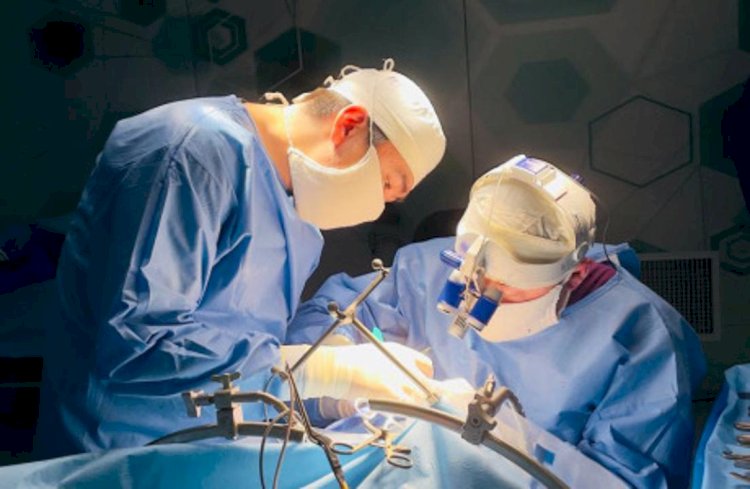 В Семее хирурги спасли жизнь пациенту с опухолью мозга с помощью системы BrainLab