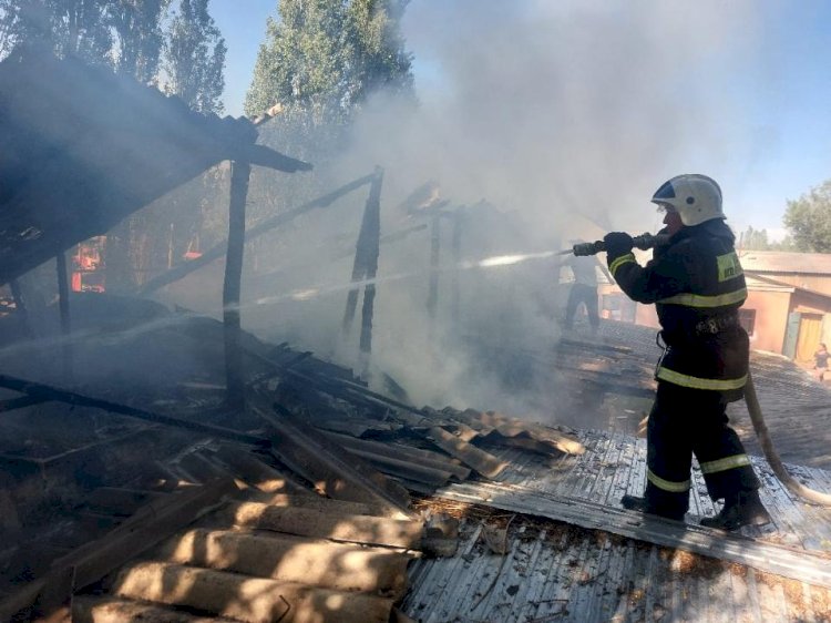 Огнеборцы Тараза предотвратили взрыв двух газовых баллонов