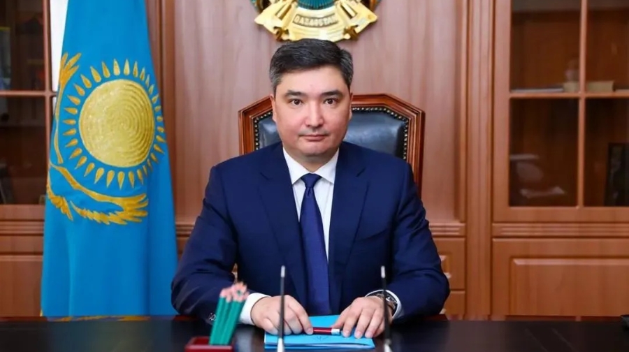 Бектенов поздравил казахстанцев с Днем защитника Отечества