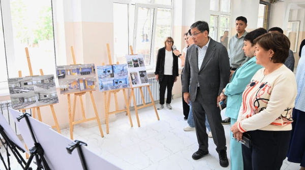 Ерболат Досаев поручил ускорить капитальный ремонт школы №70 в Алматы