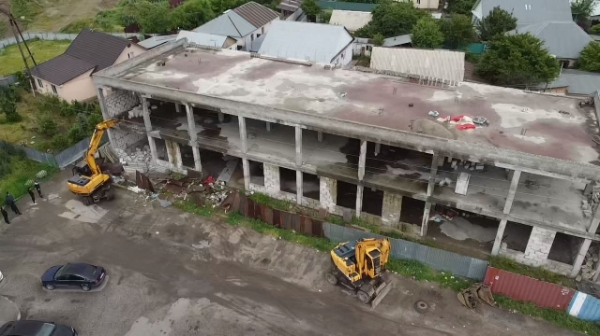 В Алматы под снос попал очередной строительный объект