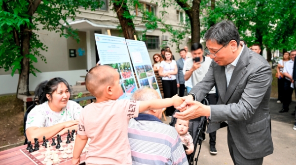 Аким Алматы посетил ряд объектов в Бостандыкском и Алмалинском районах