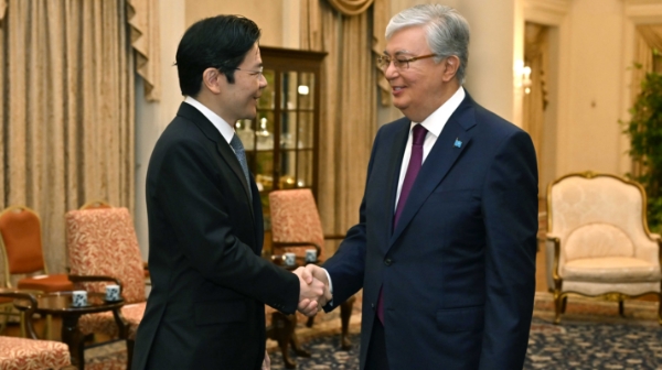 Токаев провел встречу с Премьер-министром Сингапура
