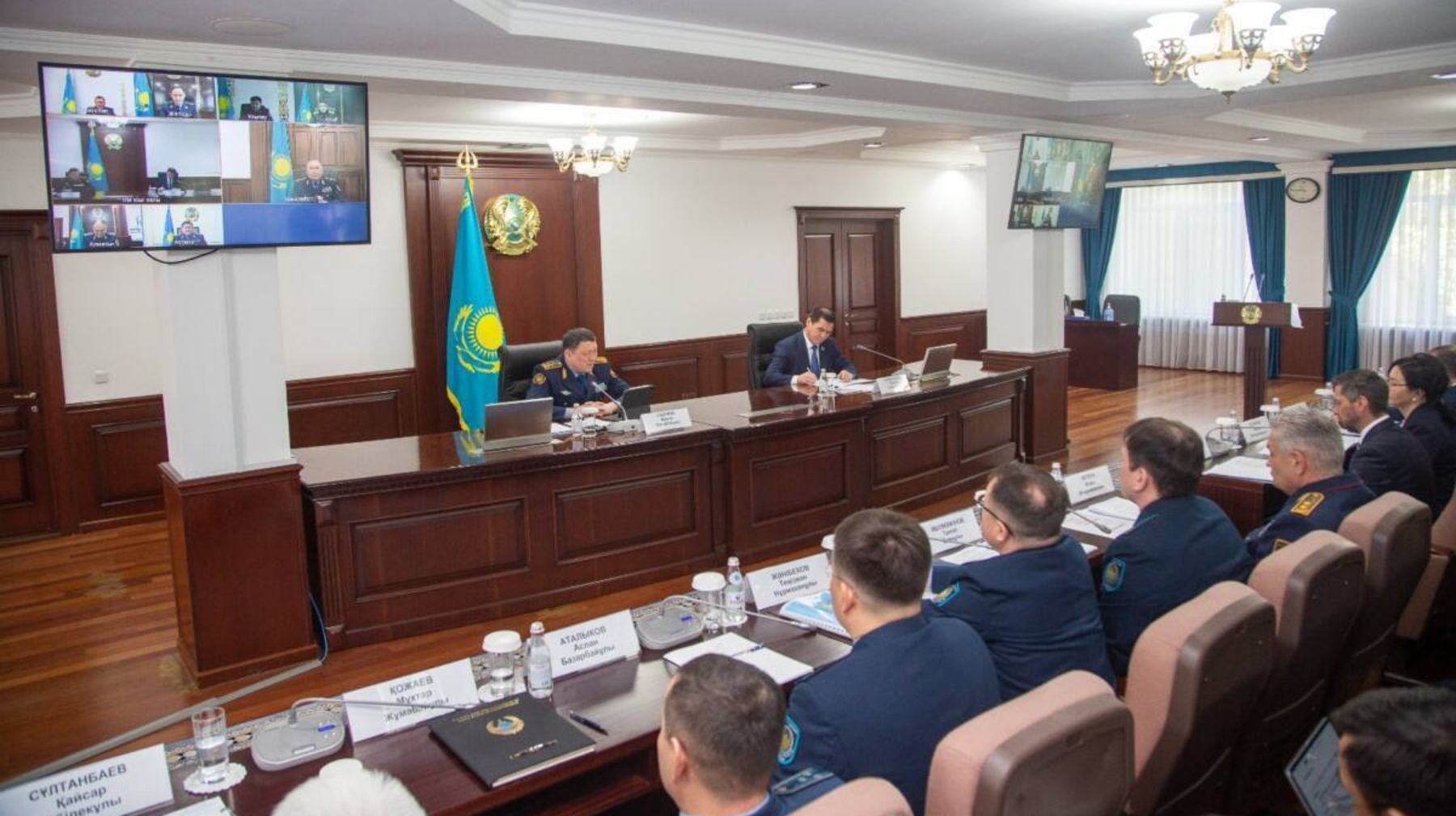 Сенаторам показали, как раскрываются преступления в Казахстане
