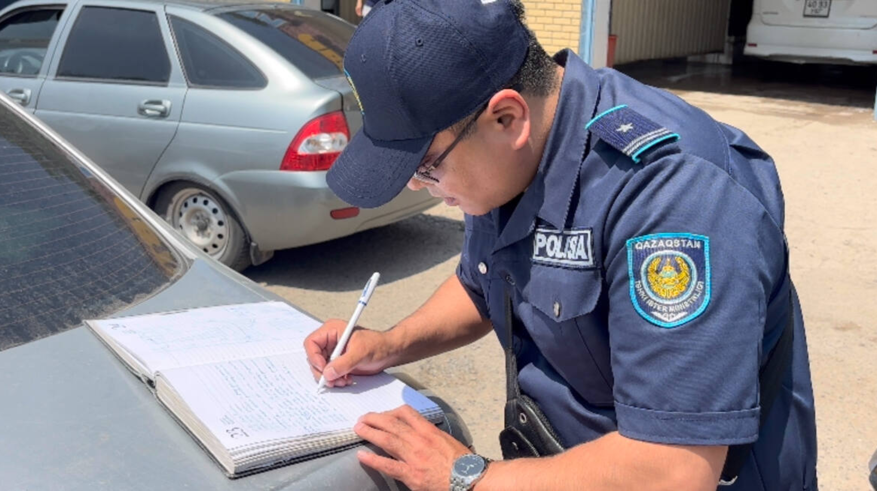 Полицейские и автоблогеры обследовали трассу Алматы – Бишкек