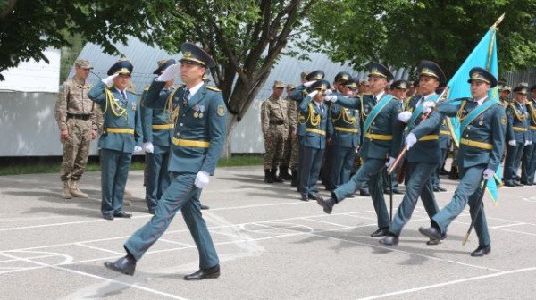 Около двух тысяч призывников присягнули на верность Родине в южном регионе Казахстана
