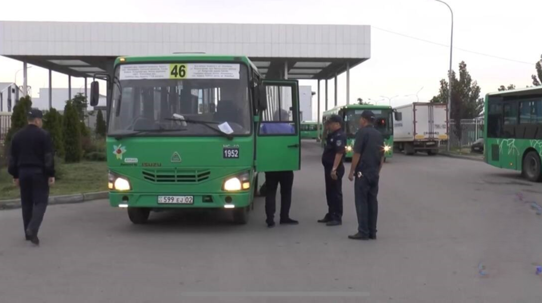 Водитель автобуса в Алматы не имел элементарных навыков управления пассажирским транспортом