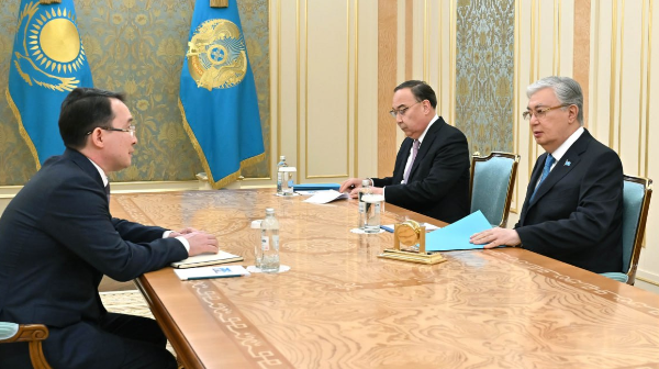 Президент Токаев принял вновь назначенного посла Жаксылыкова