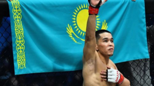 Асу Алмабаев выиграл исторический бой в UFC