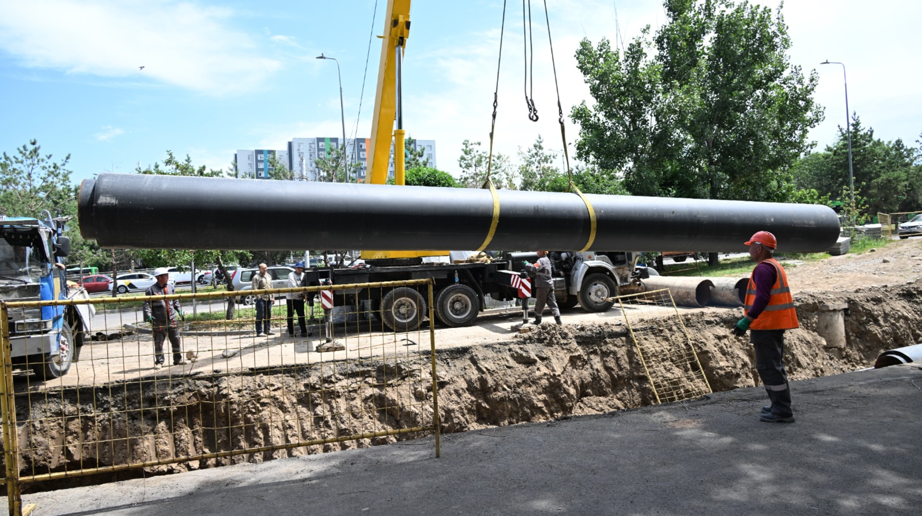 В Ауэзовском районе Алматы заменят устаревшие трубопроводы