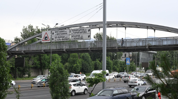 Аким Алматы осмотрел ремонтируемые надземные переходы в Ауэзовском районе