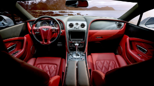 Дерзкую кражу средь бела дня совершил карагандинец из салона авто