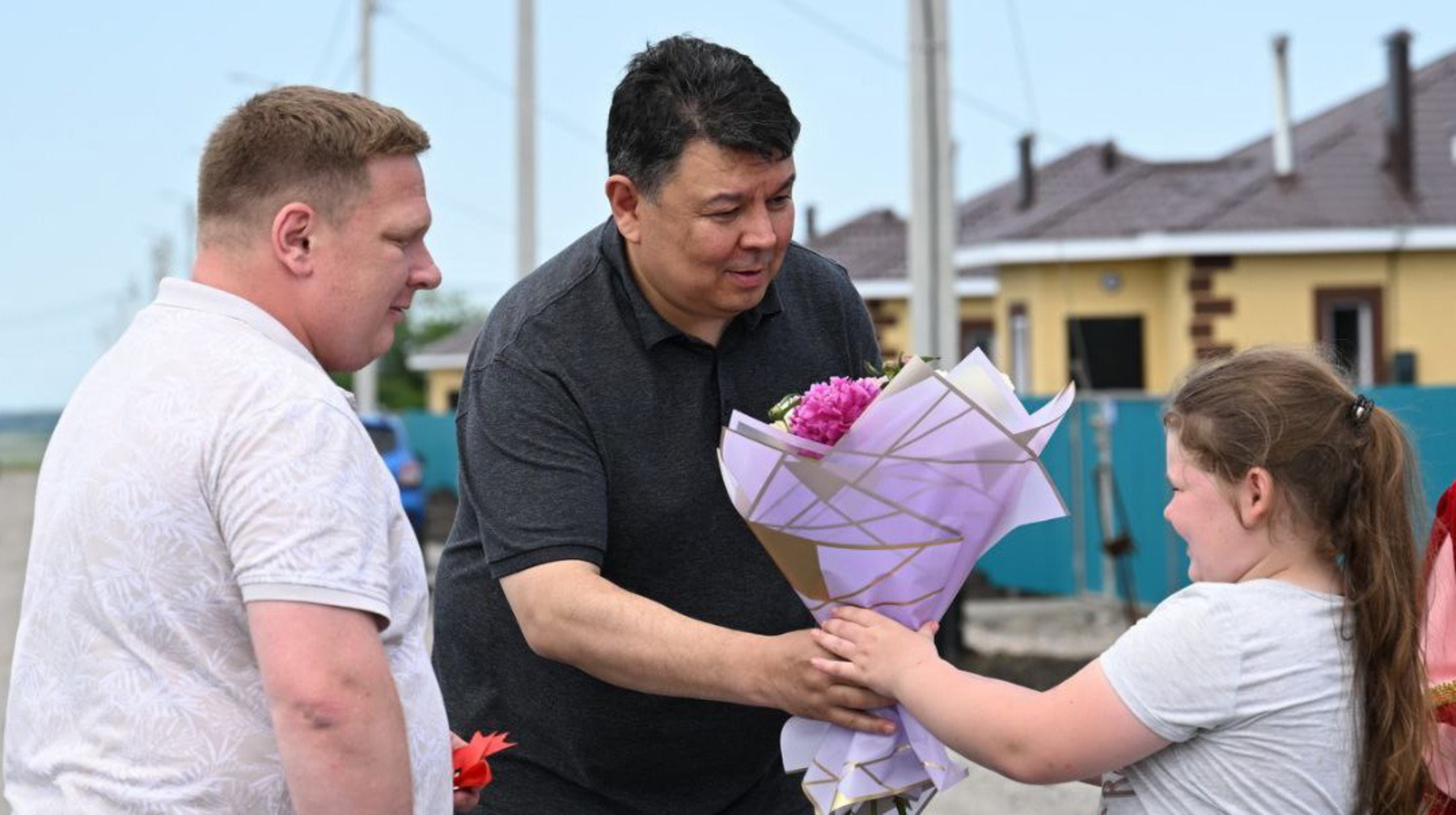 Паводки в СКО: ключи от домов 47 пострадавшим семьям вручил Бозумбаев 