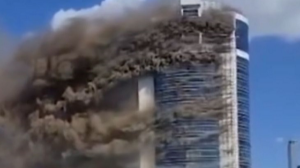 В Астане горит высотное здание в районе "Хан-шатыр"