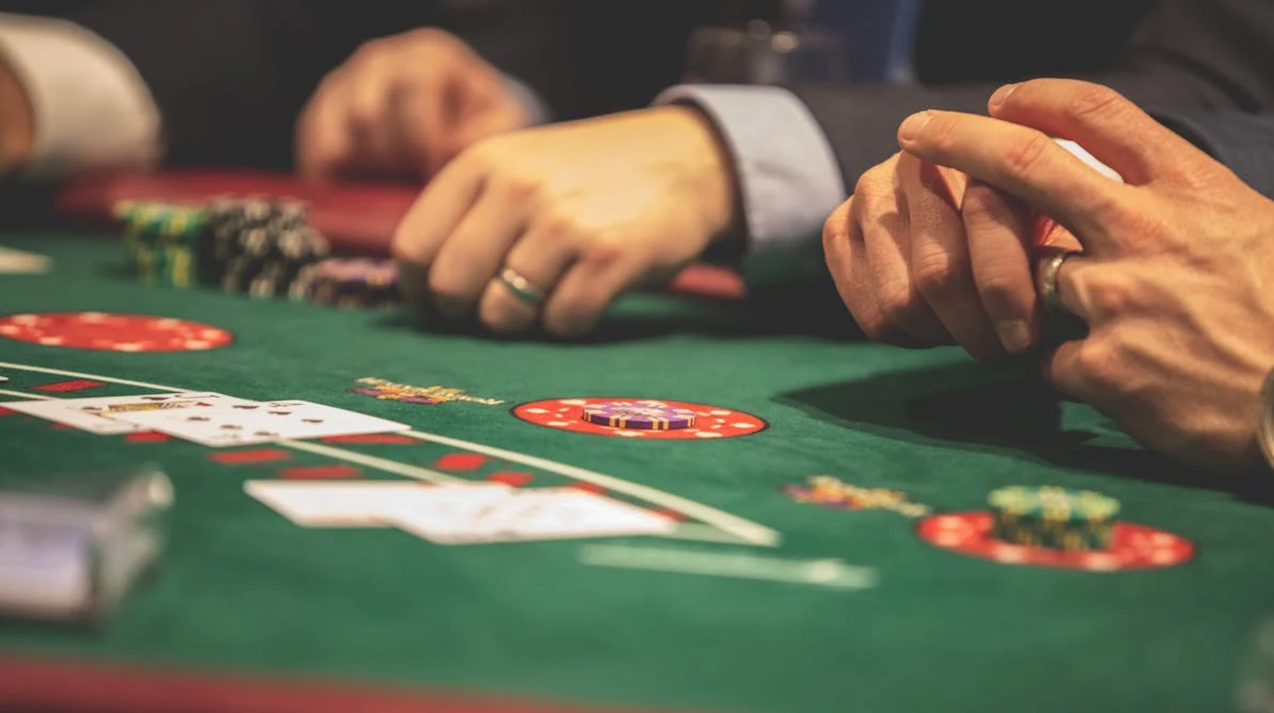 Азартные игры могут запретить госслужащим и правоохранителям в Казахстане 