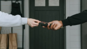 Акмолинка напоила алкоголем знакомого и оформила на него кредит