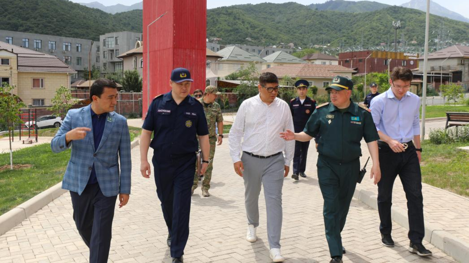 Депутаты посетили новое пожарное депо в Алматы