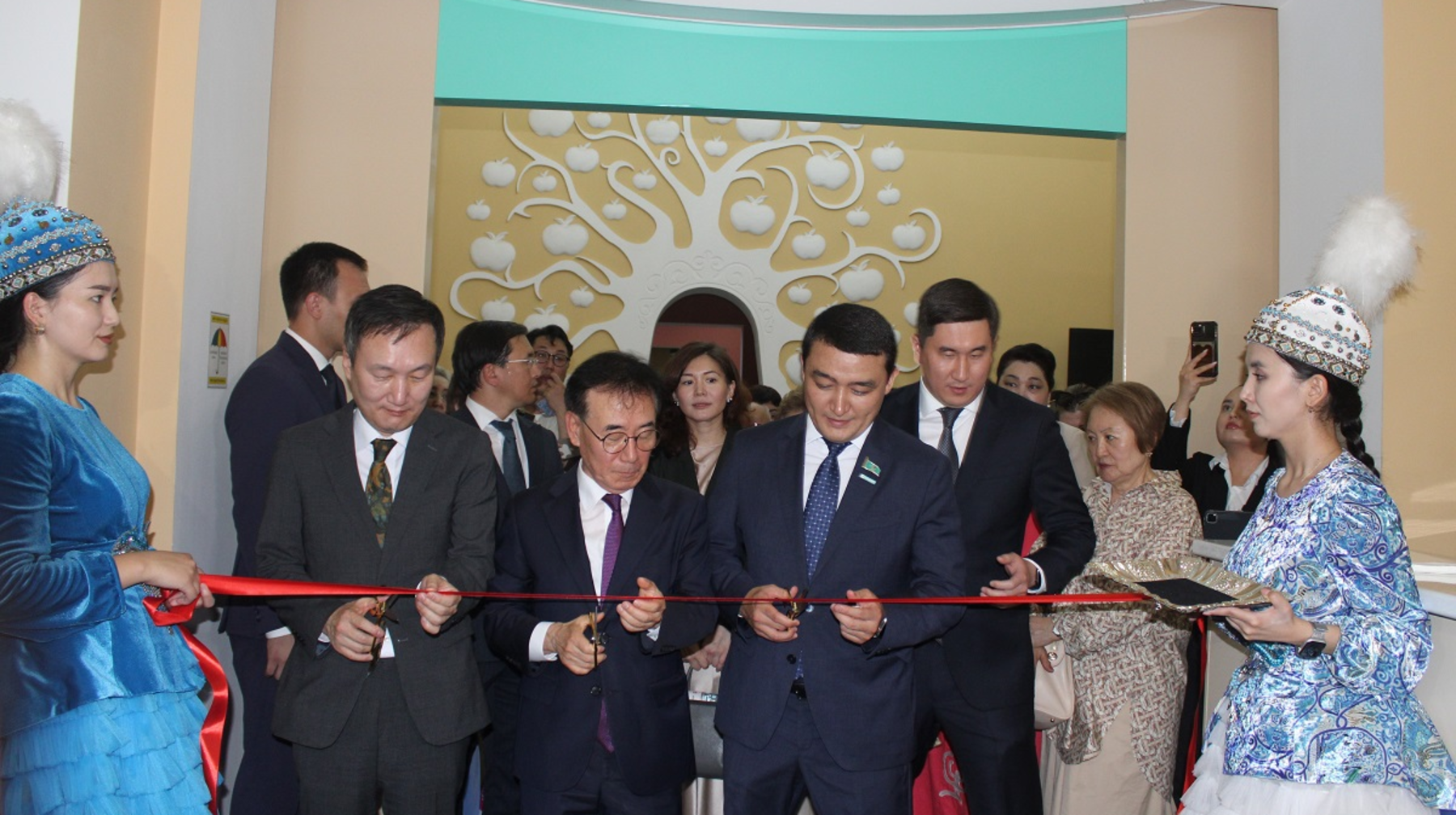 В Алматы открылась выставка Музея истории Сеула
