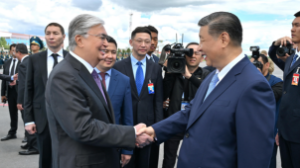 Токаев встретил в аэропорту Астаны Си Цзиньпина 