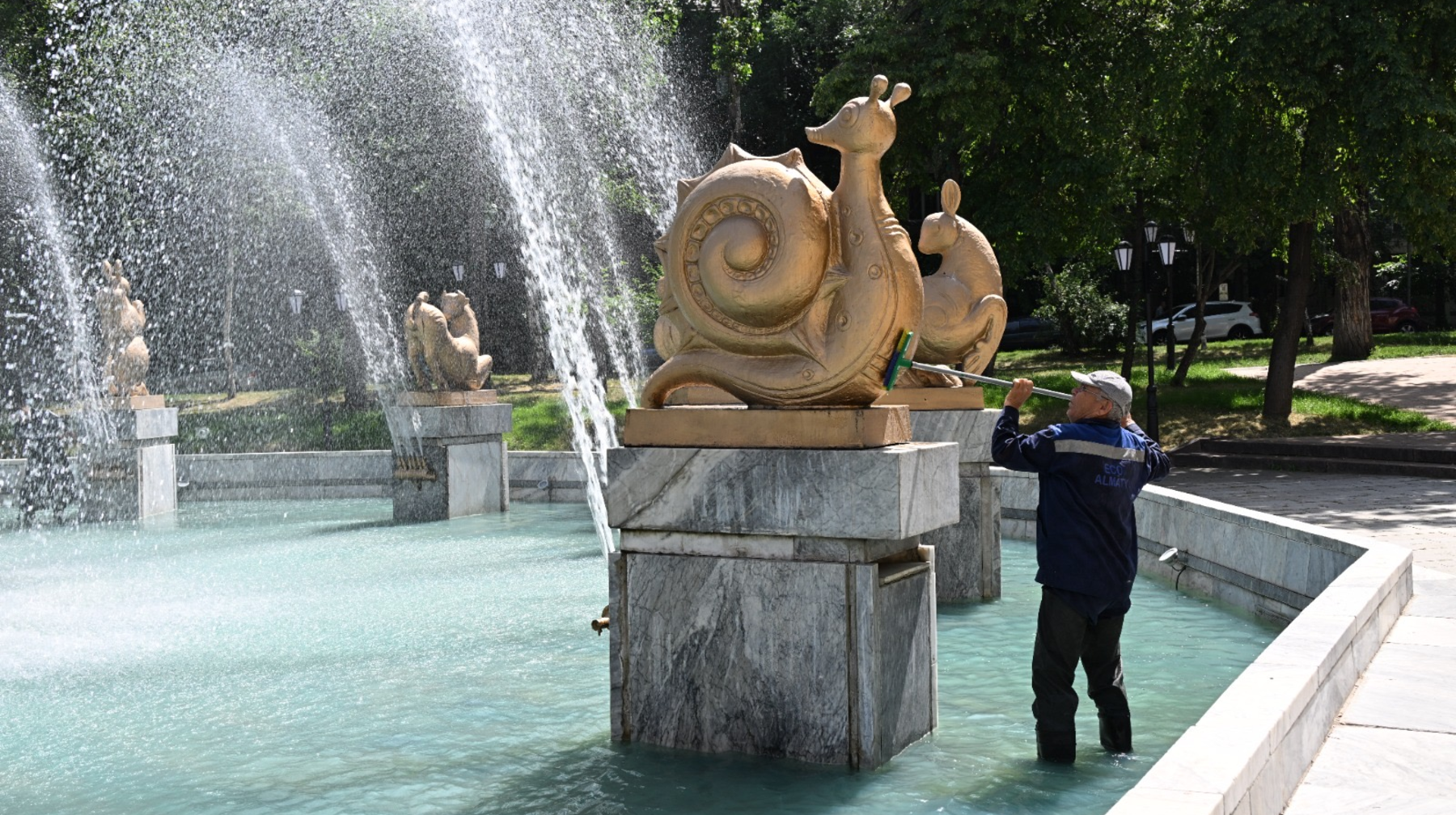 Владельцы двух частных фонтанов готовы передать их в коммунальную собственность Алматы