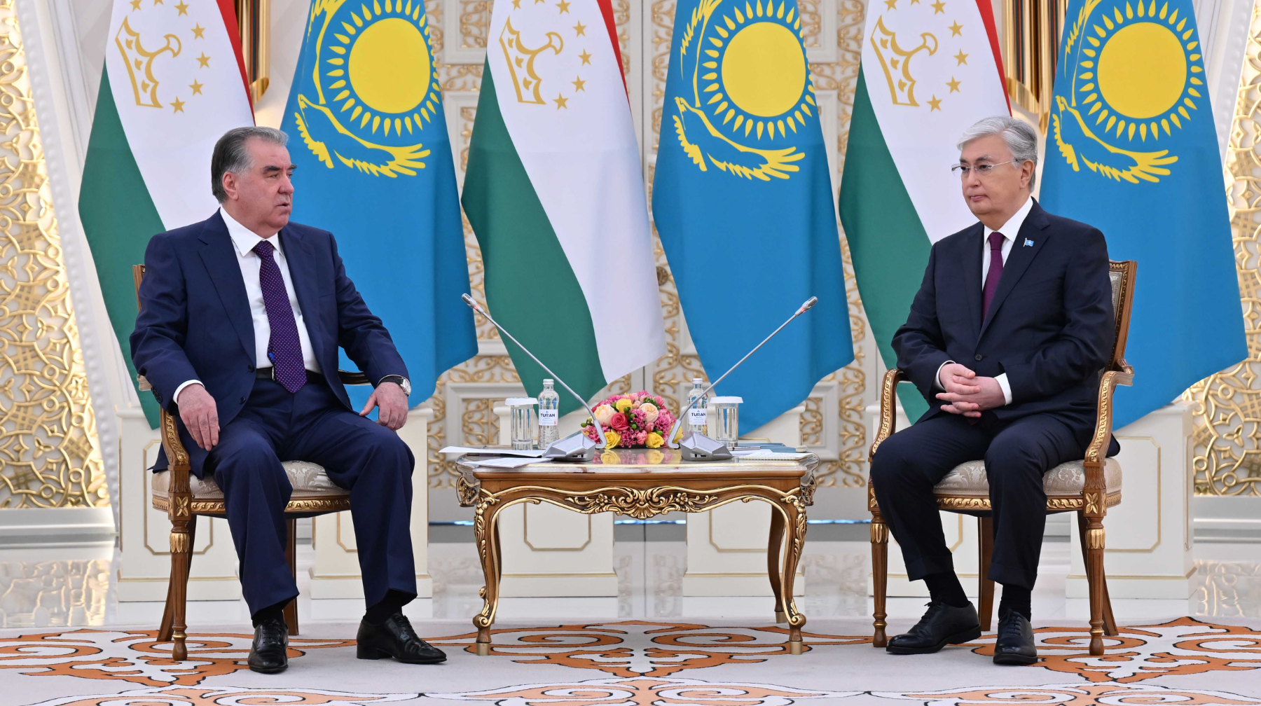  Токаев провел встречу с Президентом Таджикистана Эмомали Рахмоном