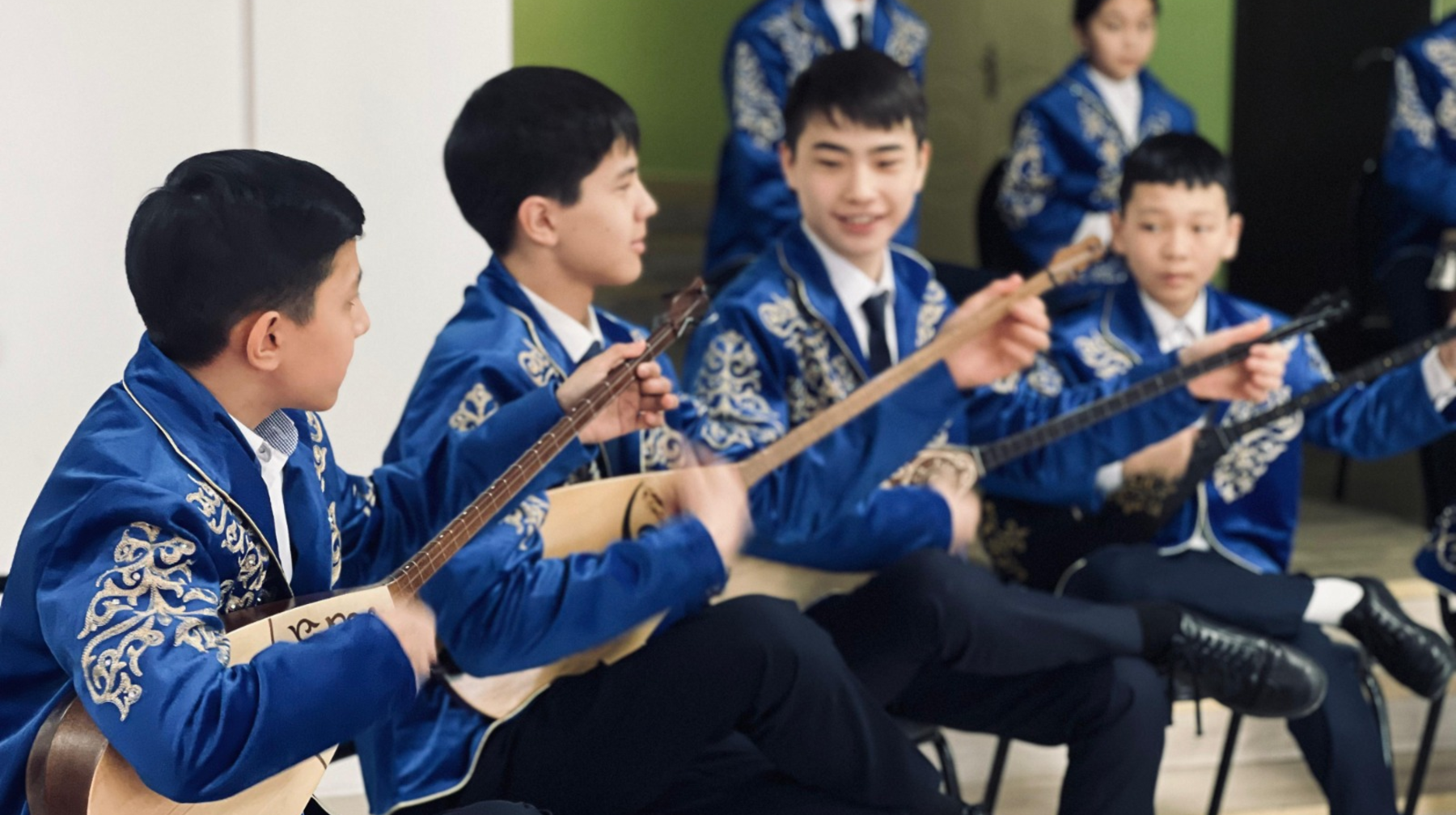 Как в Алматы отметят Национальный день домбры