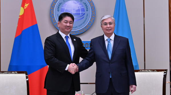 Токаев провел встречу с Президентом Монголии