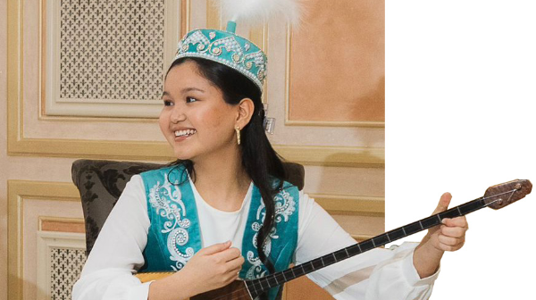 Домбра является одним из древнейших и наиболее почитаемых музыкальных инструментов в Казахстане