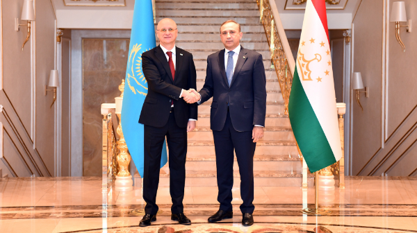 Казахстан и Таджикистан намерены подписать Дорожную карту по увеличению двустороннего товарооборота 