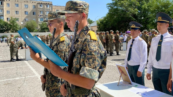 Около 400 новоиспеченных гвардейцев присягнули на верность Родине в Шымкенте