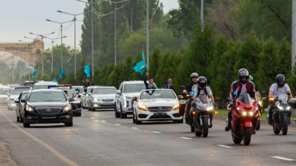 Жамбылцы приветствовали Олимпийского чемпиона Елдоса Сметова